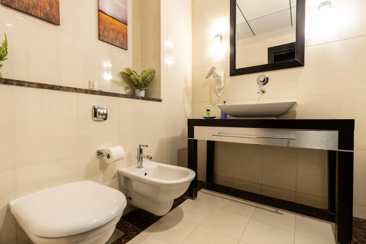 Beautiful Huge 2 Bed Room Apartment Dubai