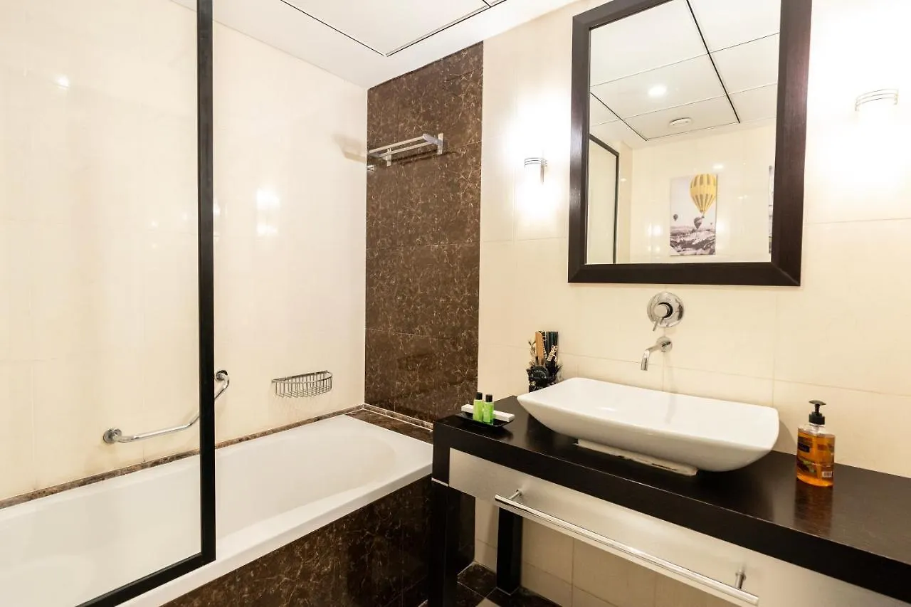 Beautiful Huge 2 Bed Room Apartment Dubai 0*,